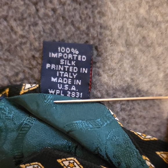 Tommy Hilfiger Red and Gold Patterned Tie - Picture 3 of 4